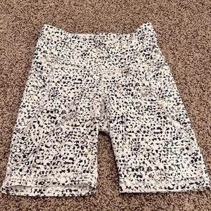 Old Navy Active Biker Shorts, size medium